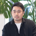 他扒开我内裤摸到流水